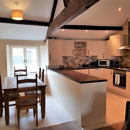 Old Town Central Apartments Swindon Extérieur photo