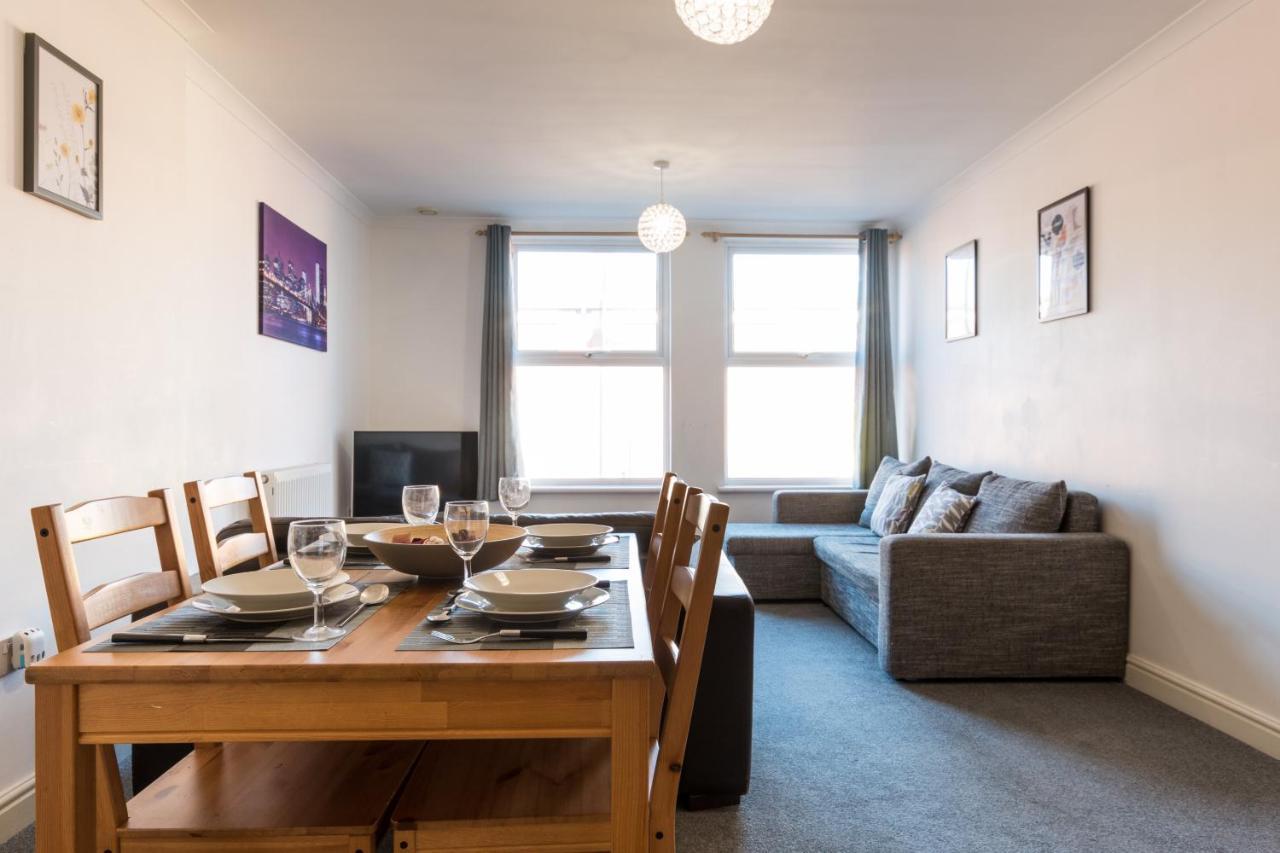 Old Town Central Apartments Swindon Extérieur photo