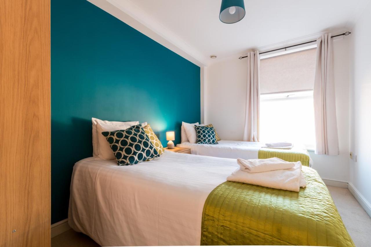 Old Town Central Apartments Swindon Extérieur photo