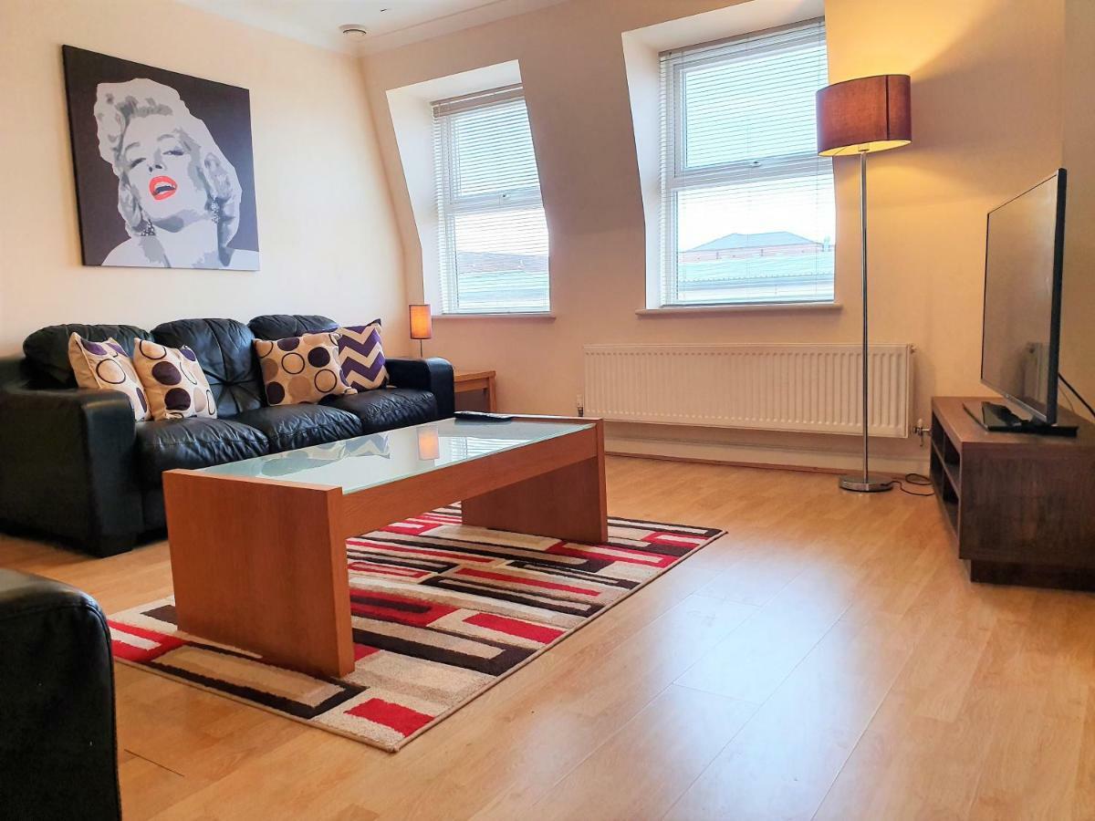 Old Town Central Apartments Swindon Extérieur photo
